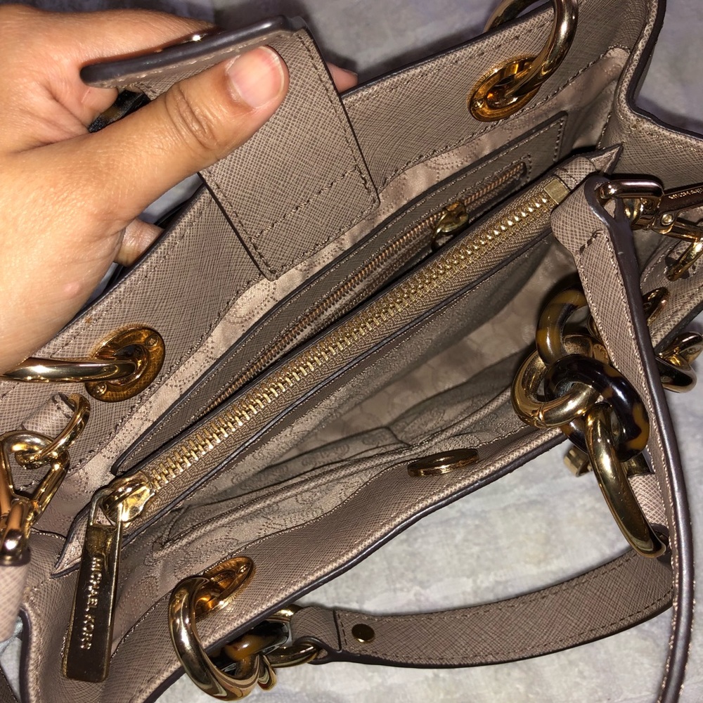 Michael kore satchel - Picture 5 of 6